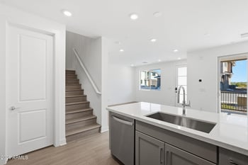 2121 Sonoran Desert Dr #80, Phoenix, AZ 85085