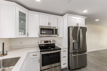 2122 Dahlia Dr, Phoenix, AZ 85029