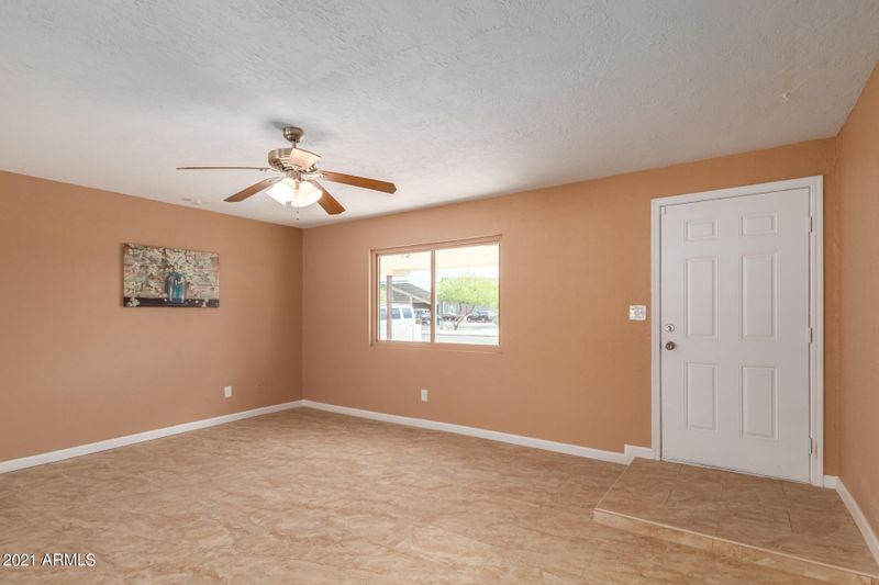 2122 E Carver Dr, Phoenix, AZ 85040