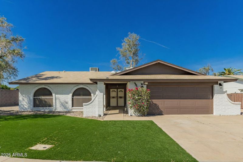 2122 S Ash Cir, Mesa, AZ 85202