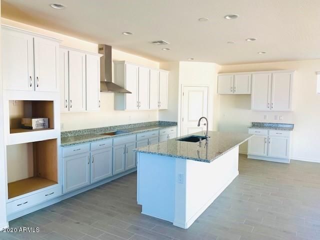 2122 W Betty Elyse Ln, Phoenix, AZ 85023