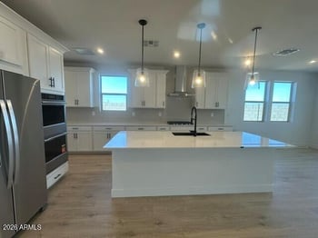 2122 Desert View Dr, Phoenix, AZ 85041