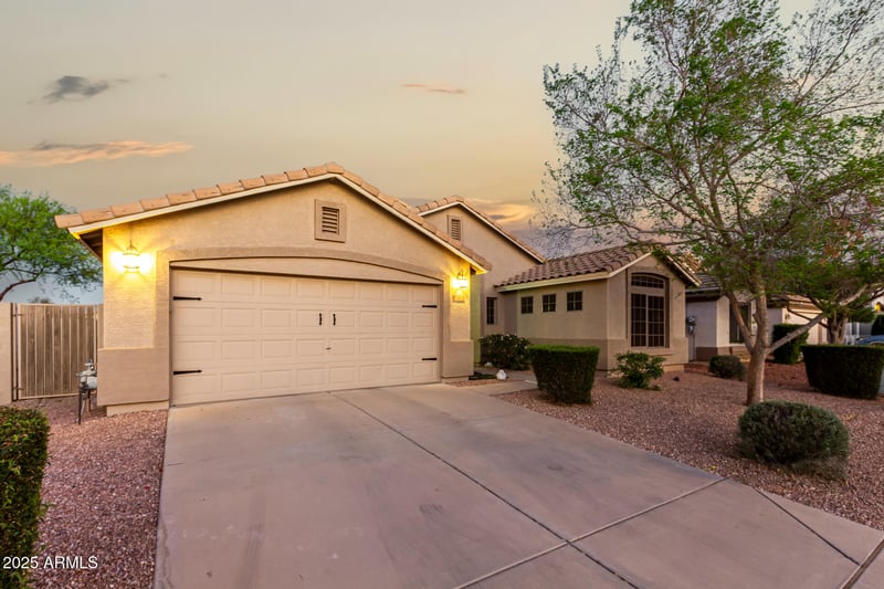 2123 Bristol Dr, Mesa, AZ 85209