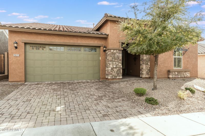 2123 W Red Fox Rd, Phoenix, AZ 85085