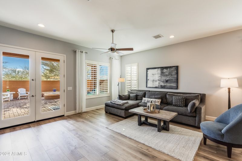 2123 W Red Fox Rd, Phoenix, AZ 85085