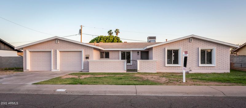 2123 W Surrey Ave, Phoenix, AZ 85029