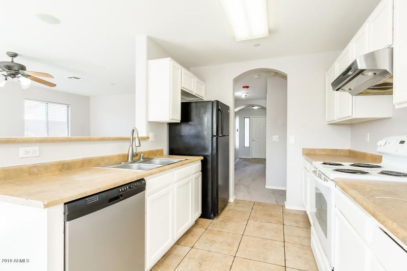 2123 W Vineyard Rd, Phoenix, AZ 85041