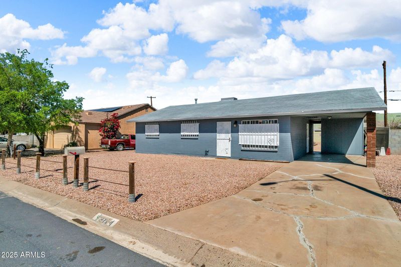2124 E Mobile Ln, Phoenix, AZ 85040