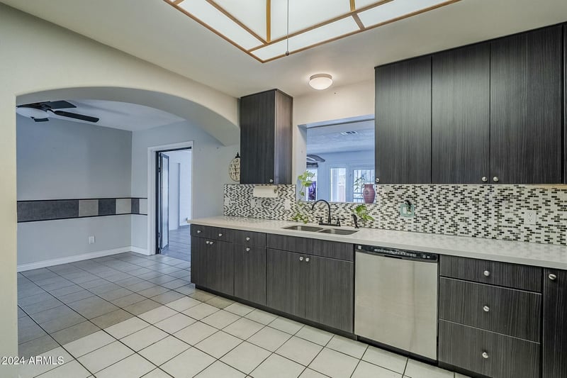2124 E Osborn Rd, Phoenix, AZ 85016