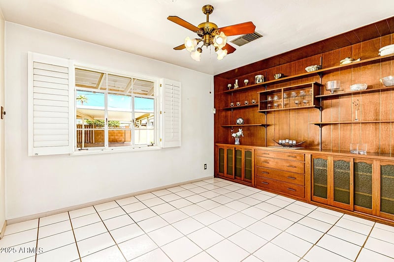 2124 Pinchot Ave, Phoenix, AZ 85015