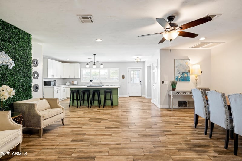 2126 Cambridge Ave, Phoenix, AZ 85009