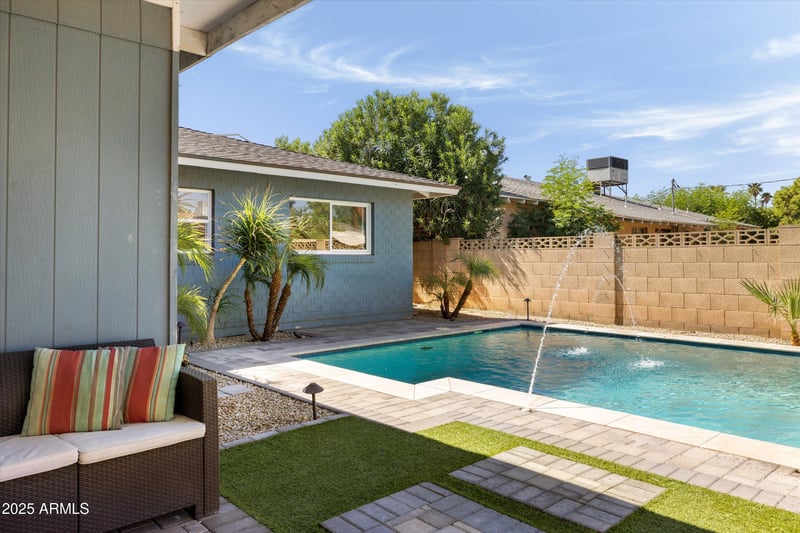 2126 Cambridge Ave, Phoenix, AZ 85009