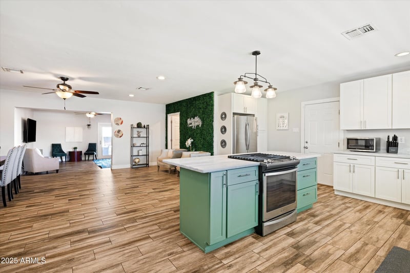 2126 Cambridge Ave, Phoenix, AZ 85009