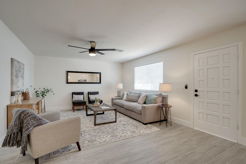 2126 E Concorda Dr, Tempe, AZ 85282