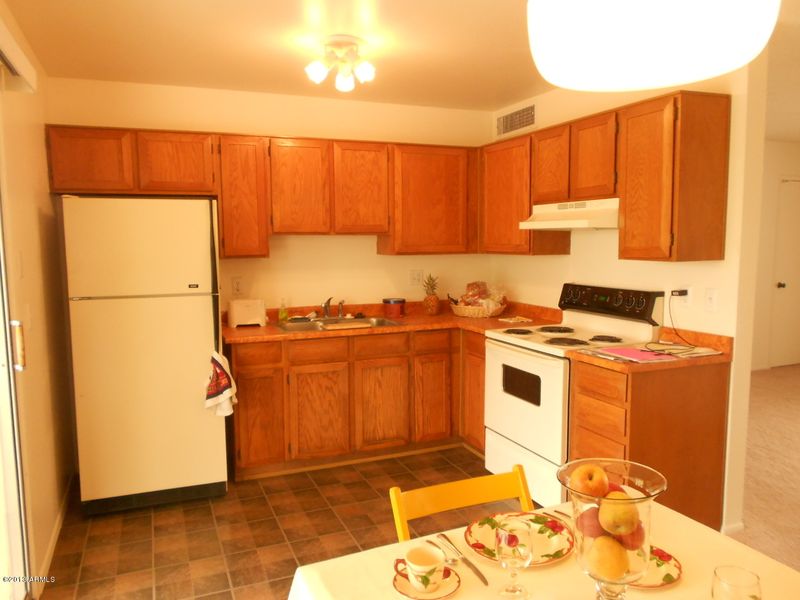 2126 E Greenway Rd, Phoenix, AZ 85022