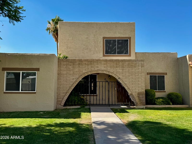 2126 Villa Ct, Tempe, AZ 85282