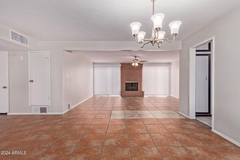 2126 W San Juan Ave, Phoenix, AZ 85015