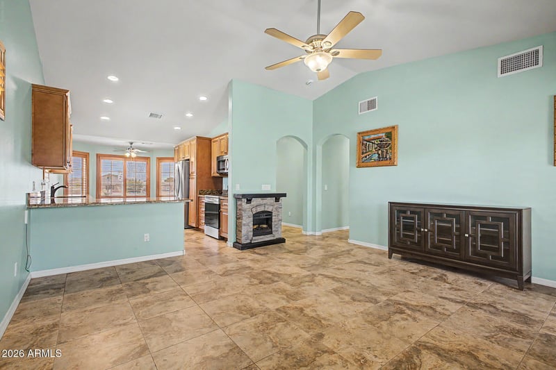 2127 Shannon Way, Mesa, AZ 85215