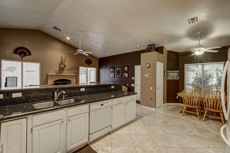 21276 N 66th Ln, Glendale, AZ 85308