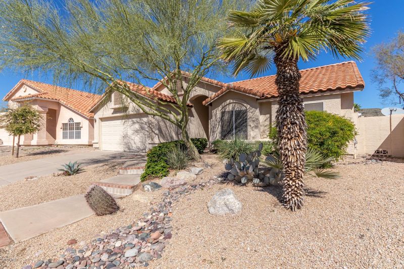 2128 E Cathedral Rock Dr, Phoenix, AZ 85048
