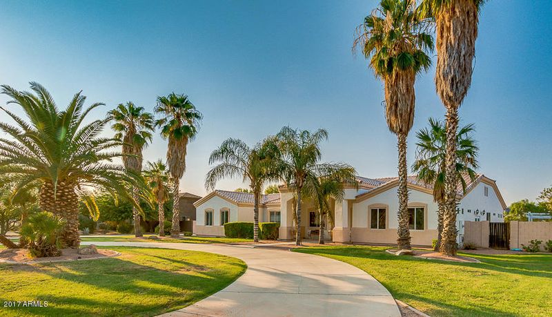 2128 E Maplewood St, Gilbert, AZ 85297