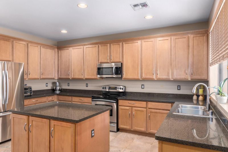 2128 W Crimson Ter, Phoenix, AZ 85085