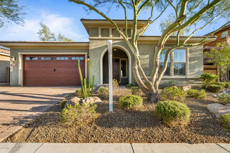 2129 W White Feather Ln, Phoenix, AZ 85085