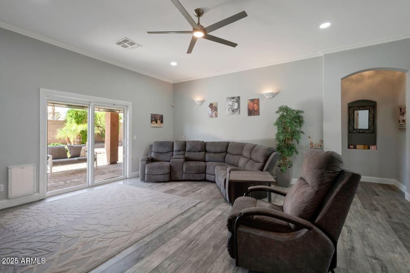 213 Smoke Tree Rd, Gilbert, AZ 85296