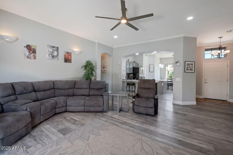 213 Smoke Tree Rd, Gilbert, AZ 85296