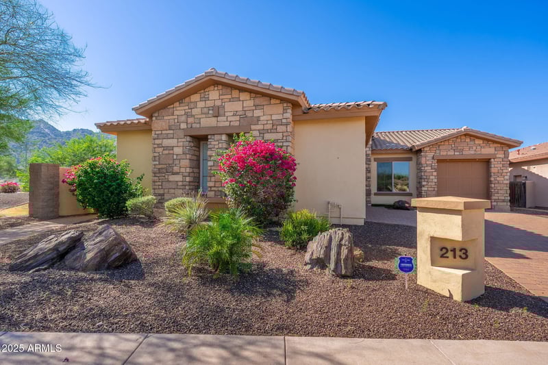 213 Summerside Rd, Phoenix, AZ 85042