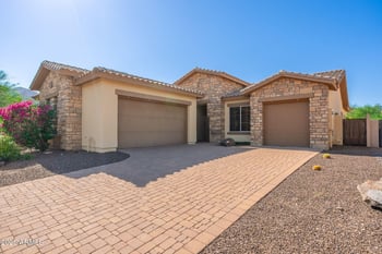 213 Summerside Rd, Phoenix, AZ 85042
