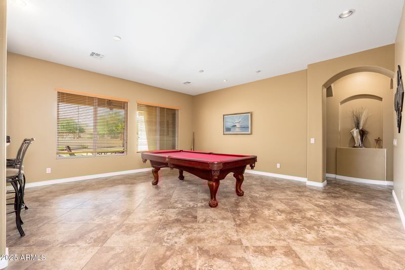 213 Summerside Rd, Phoenix, AZ 85042