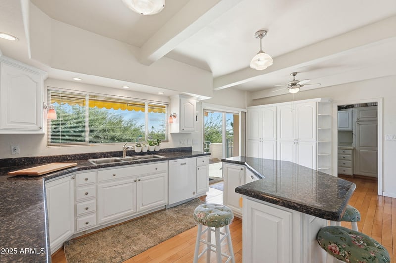 2131 Bethany Home Rd, Phoenix, AZ 85016