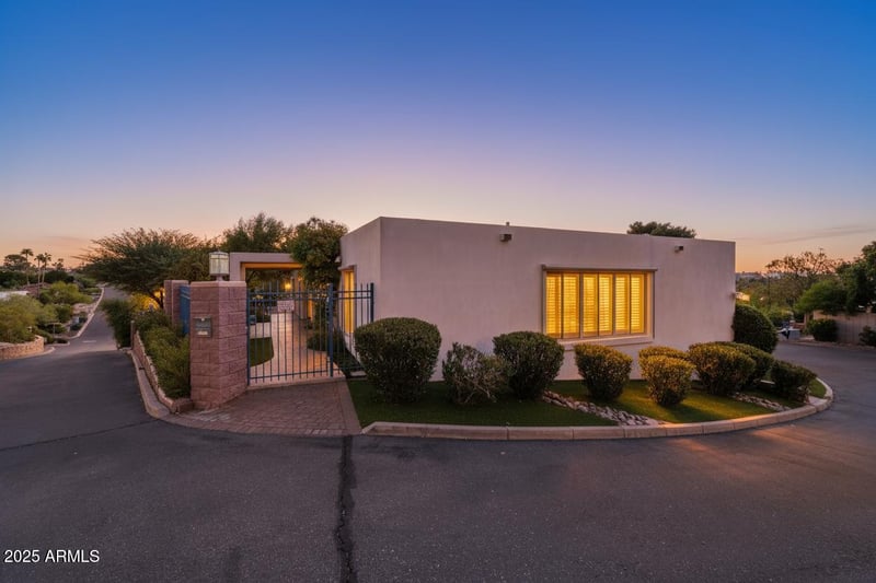 2131 Bethany Home Rd, Phoenix, AZ 85016