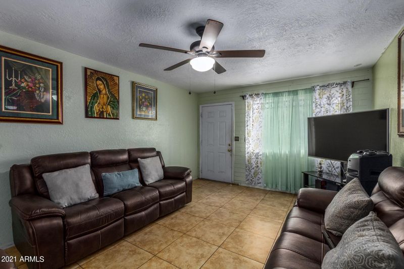 2131 E Alta Vista Rd, Phoenix, AZ 85042