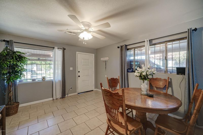 2131 E Violet Dr, Phoenix, AZ 85040