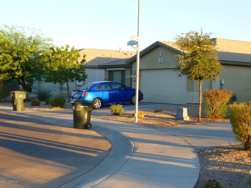 2131 W Hasan Dr, Phoenix, AZ 85041