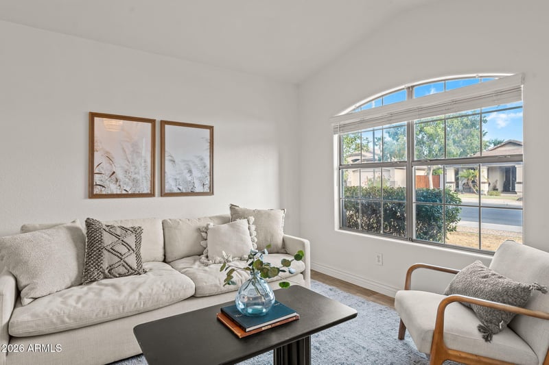 2132 E Smoke Tree Rd, Gilbert, AZ 85296