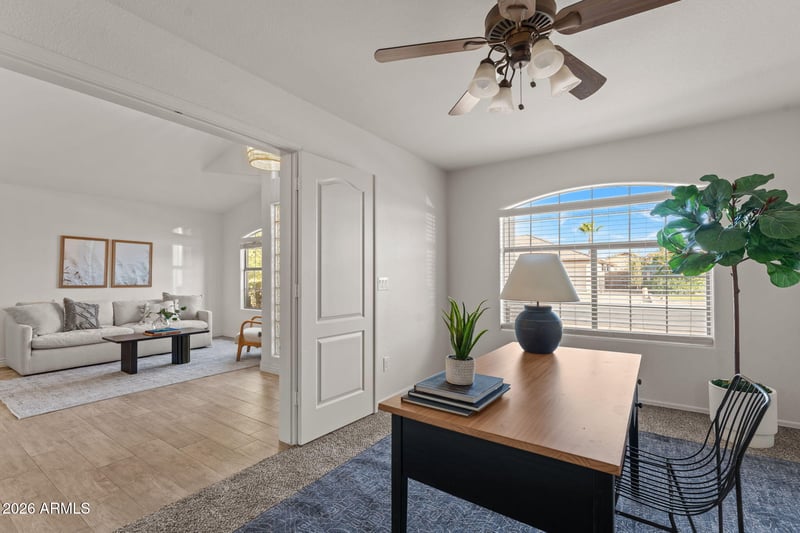 2132 E Smoke Tree Rd, Gilbert, AZ 85296