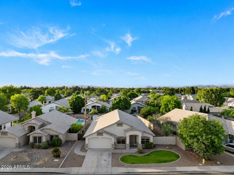 2132 E Smoke Tree Rd, Gilbert, AZ 85296