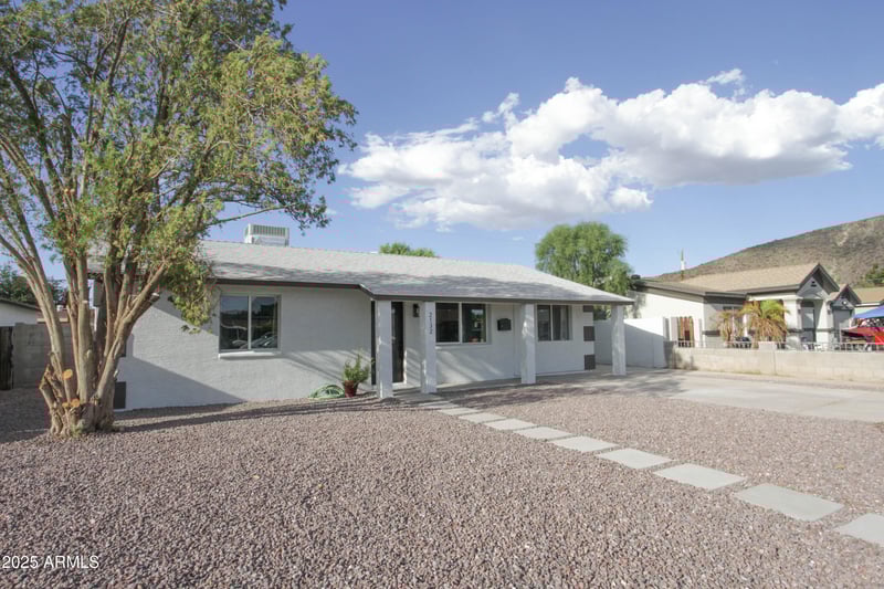 2132 Poinsettia Dr, Phoenix, AZ 85029