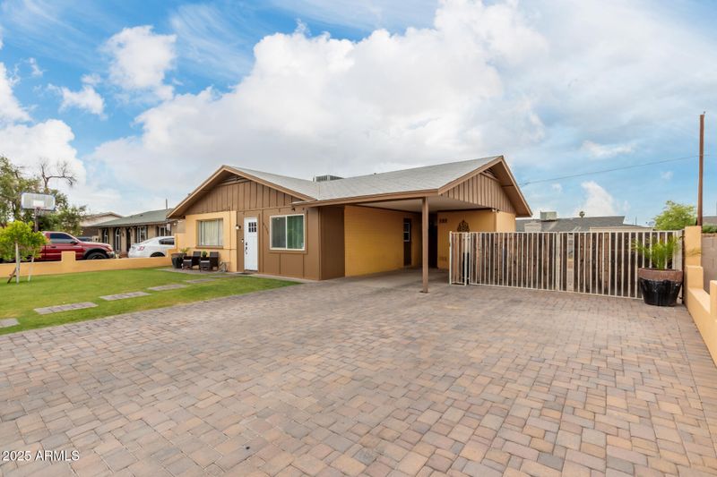 2132 W Chambers St, Phoenix, AZ 85041
