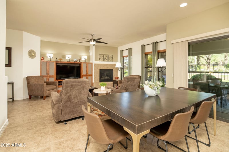 21320 56th St #1113, Phoenix, AZ 85054