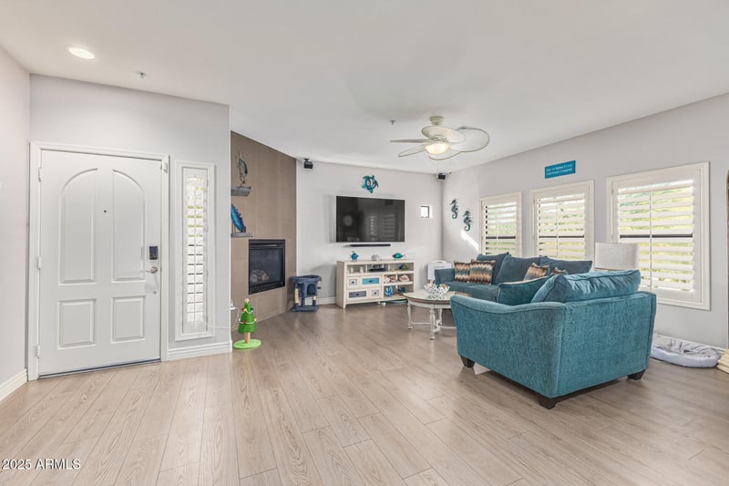 21320 56th St #2057, Phoenix, AZ 85054