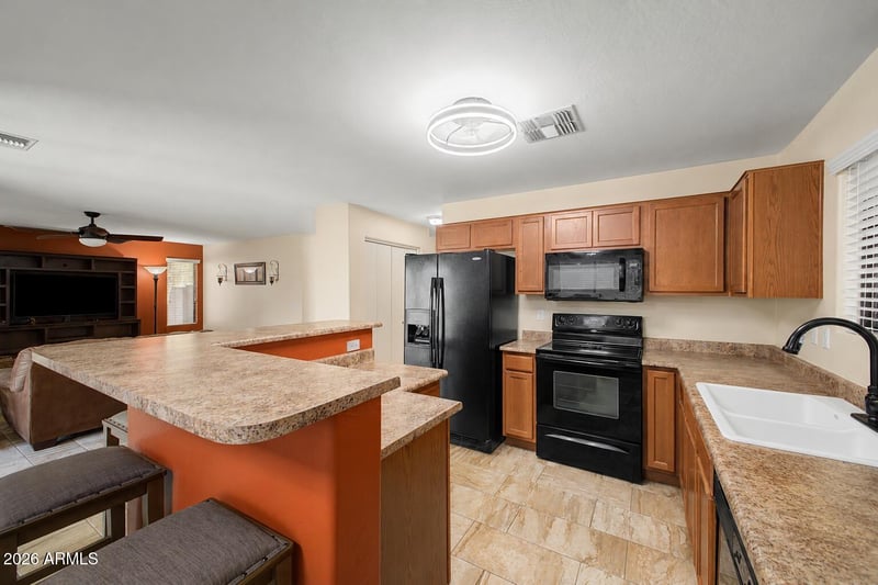 2133 27th Ave, Apache Junction, AZ 85119