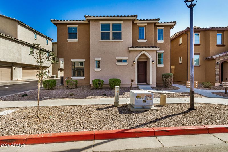 2133 N 77th Dr, Phoenix, AZ 85035