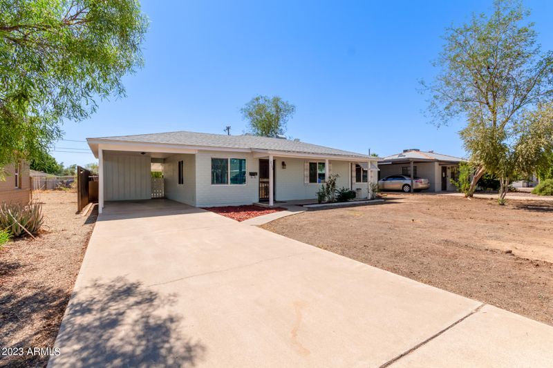 2133 W Mitchell Dr, Phoenix, AZ 85015
