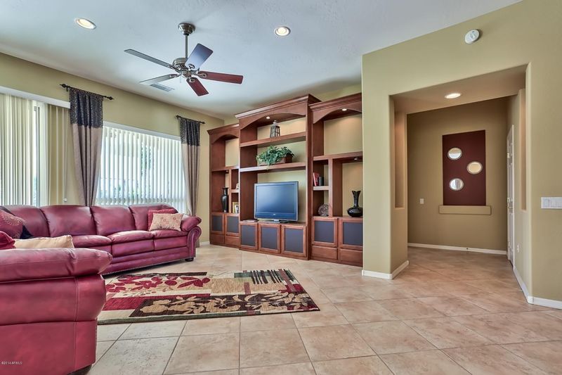 21349 N Cloudcroft Ln, Surprise, AZ 85387