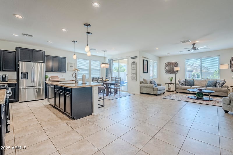 2135 Angelo Way, San Tan Valley, AZ 85144