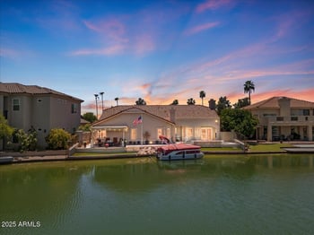 2136 Freeport Ln, Gilbert, AZ 85234